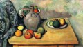 Nature morte cruche et fruit sur une table Paul Cézanne